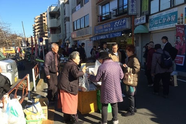 三浦海岸わいわい市の様子